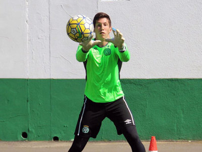Jakson Follman demuestra su talento con la música