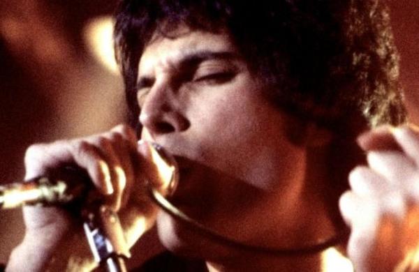 Revelan imágenes de Freddie Mercury que estuvieron ocultas por 30 años - C9N