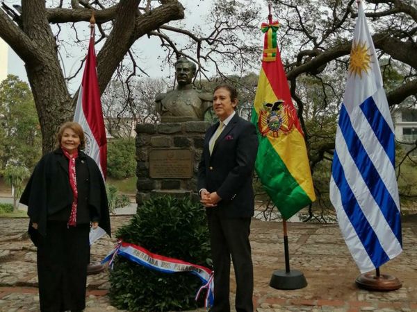 Con ofrenda floral, conmemoran la Paz del Chaco en Uruguay