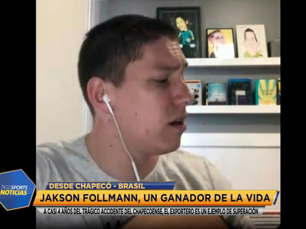 Jackson Follman cantando en Tigo Sports Noticias