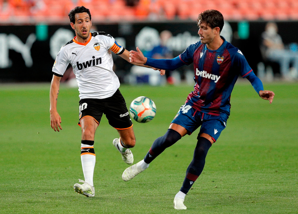 Levante salva el derbi en el último minuto