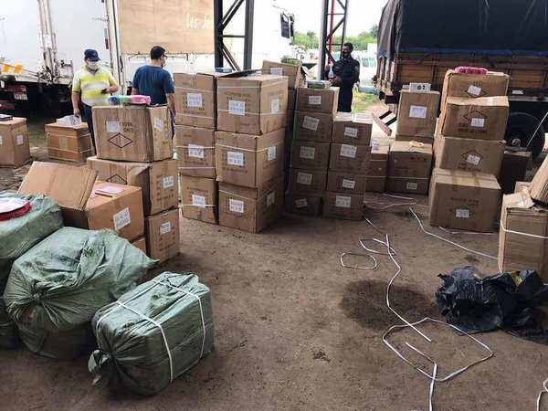 “Millones” de tapabocas y batas biosanitarias chinas incautadas - ADN Paraguayo