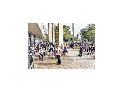 Sindicatos piden la renuncia de Villordo al frente de ANDE