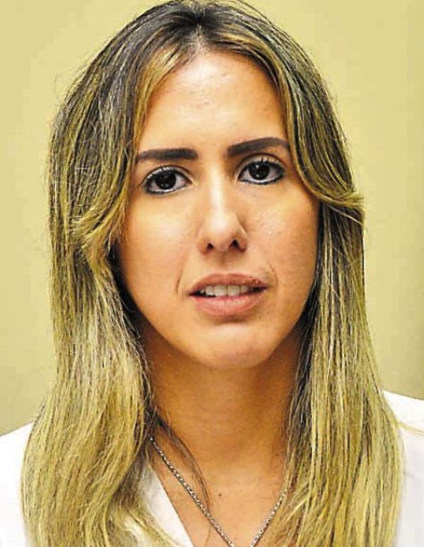 Para fiscala, quebró voto de confianza y se aprovechó de los bienes públicos - Política - ABC Color
