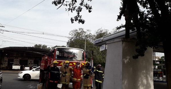 Bomberos homenajean a Soldado Desconocido