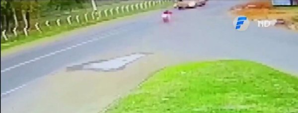 Motociclista muere al salir al paso de bus | Noticias Paraguay