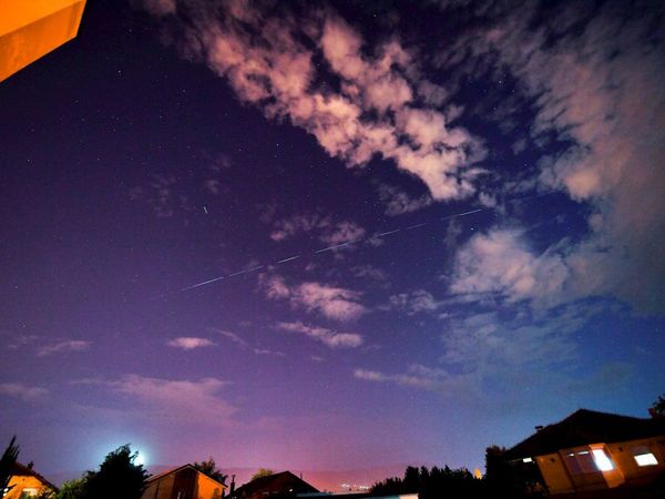 SpaceX pone en el espacio otros 58 satélites Starlink y tres de observación