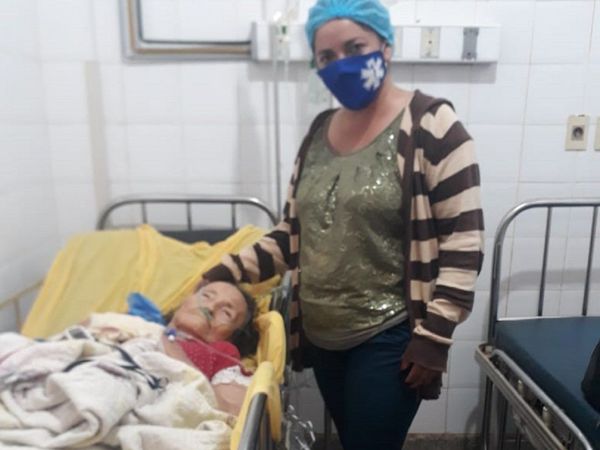 Una abuela en estado grave busca a familiares