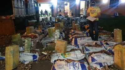 Incautan una tonelada de marihuana oculta en una carga de mandioca