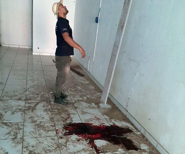Muere albañil tras caer de una del techo de una casa