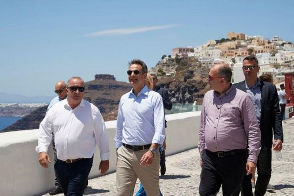 El primer ministro de Grecia dice que la seguridad de los turistas será su prioridad cuando reabra sus fronteras