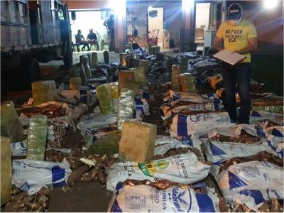 Llevaban una tonelada de marihuana oculta en bolsas de mandioca