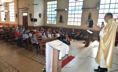 HOY / Iglesia Católica pide permitir más de 20 participantes en la misa