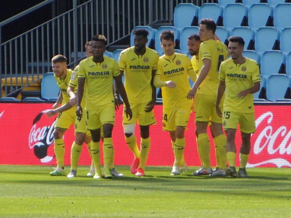 Villarreal gana y se mantiene en la lucha europea