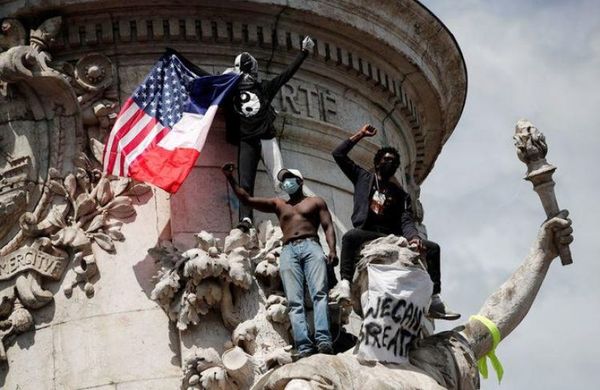 Manifestantes contra el racismo se enfrentan a la policía en París