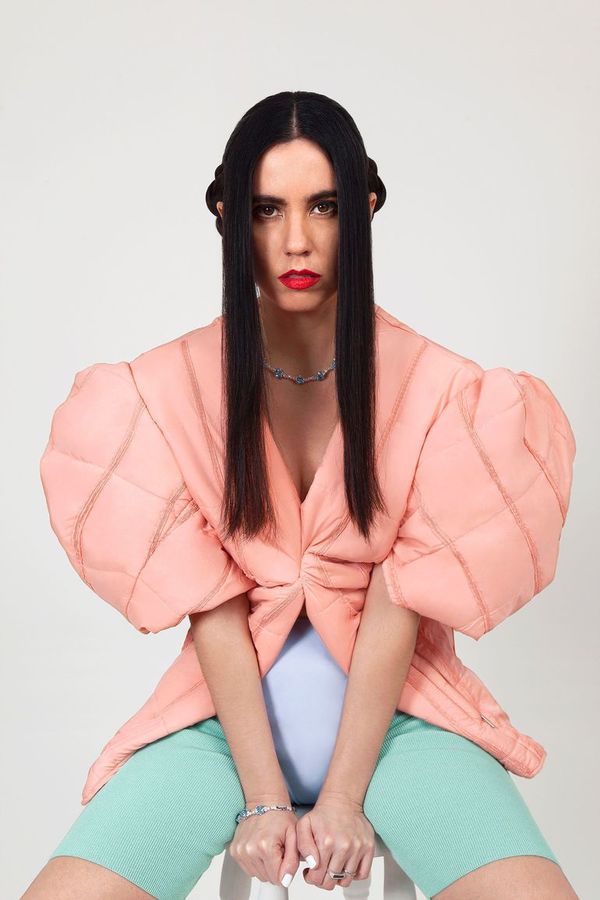 Javiera Mena y los conciertos en pandemia: “Llevo bien actuar sin público” - Música - ABC Color