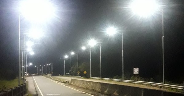 Rutas nacionales son iluminadas por energía solar