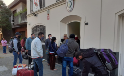 HOY / Otro contingente de paraguayos sale de Argentina y regresa al país