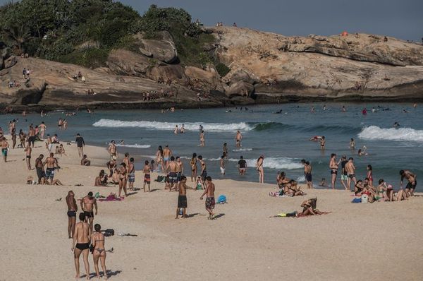 Desconcierto en Brasil en el combate a la COVID-19 con casi 43.000 muertes - Mundo - ABC Color