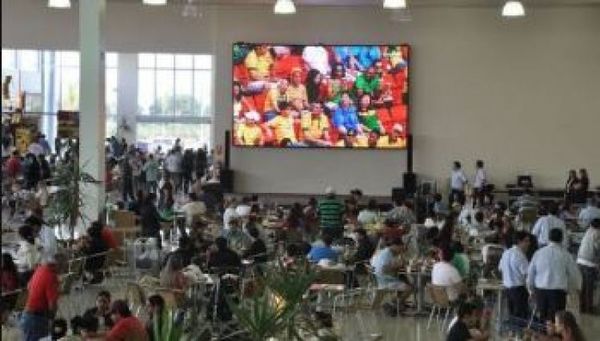 Shoppings: patios de comidas estarán habilitados en la Fase 3