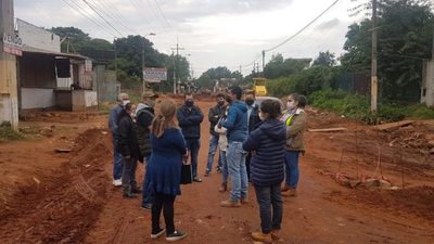 Avda. De la Victoria: Vecinos reclaman respuestas a inquietudes sobre obras » San Lorenzo PY