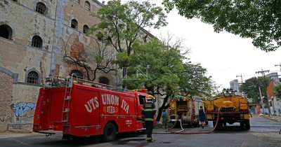 Controlan incendio en predio de ex cervecería en Asunción