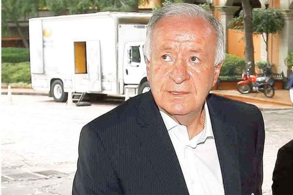 Fallece por covid-19 exfutbolista Aarón Padilla, creador de la “bicicleta” - Fútbol - ABC Color