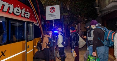Grupo de 61 compatriotas regresó en un bus desde Argentina
