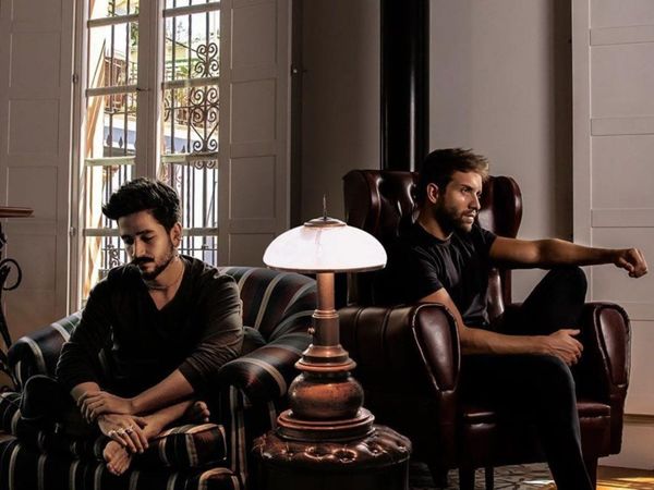 Camilo y Pablo Alborán dan voz al duelo de las despedidas con El mismo aire
