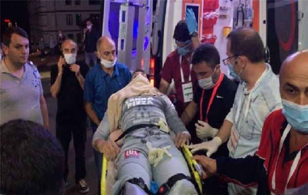El uruguayo Muslera se rompe tibia y peroné tras un choque fatal con Skoda