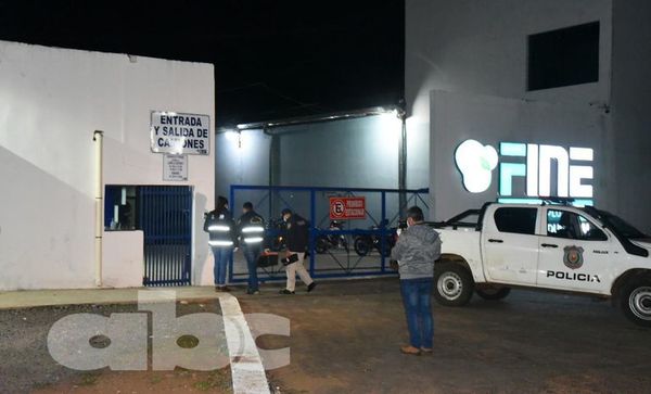 Encapuchados asaltaron fábrica de blindex en Itauguá y se llevaron dinero en efectivo - Nacionales - ABC Color