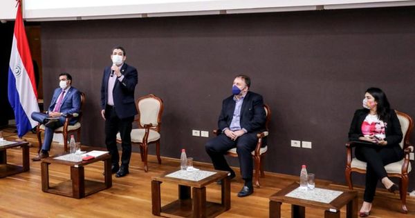 Velázquez pide debate consensuado a estatales en plan de reforma civil - Política - ABC Color