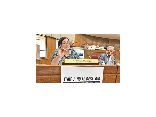 Senadora del FG, envuelta en posible tráfico de influencias