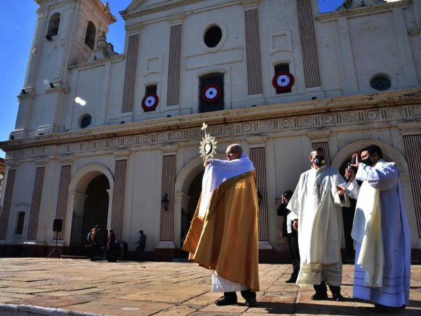 Arzobispo ataca y Gobierno dice que busca evitar muertes