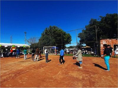 Cocinan cinco mil porciones de tallarín  para   barrios de CDE