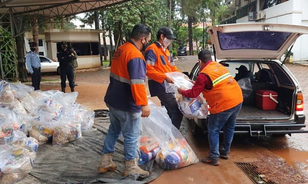 Entregan 2000 kits de alimentos a trabajadores del volante