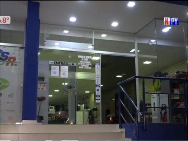 Delincuentes se llevan dinero de un local de electrodomésticos