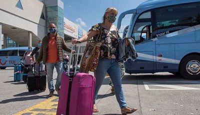 Llegan a España los primeros turistas alemanes después de tres meses » Ñanduti