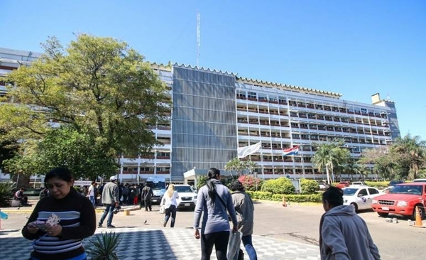 HOY / Vicente Ruíz Pérez, gerente de Salud del IPS, sobre retiro de medicamentos para enfermos crónicos