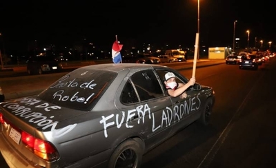 HOY / Caravana contra la corrupción e impunidad en la Costanera de Asunción