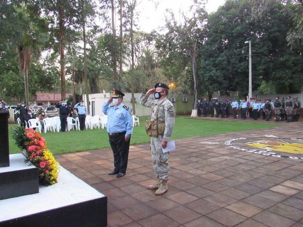 Ocho años de la masacre: homenajean a policías caídos - ABC en el Este - ABC Color