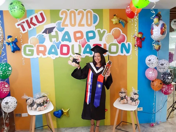 EXITOSO EGRESO DE COMPATRIOTA EN TAMKANG UNIVERSITY DE CHINA TAIWÁN