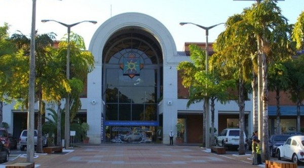 Asaltan local de comida rápida en un shopping de Asunción