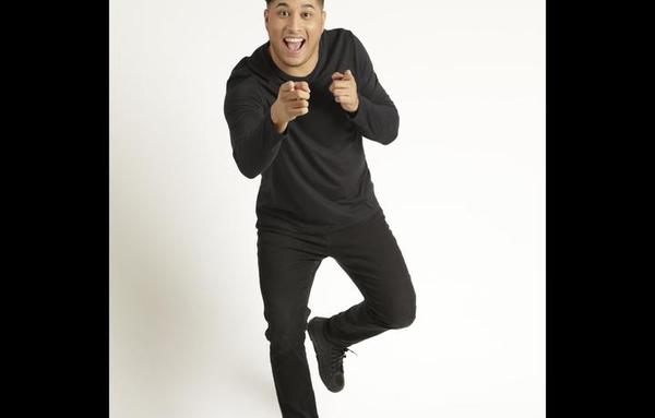 Manni Delvalle presenta Re-inventado