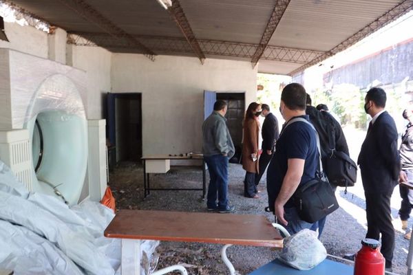 Ministerio Público intervino un sanatorio por supuesto procesamiento ilícito de residuos - Nacionales - ABC Color
