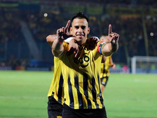 Cristian Báez extiende su contrato con Guaraní