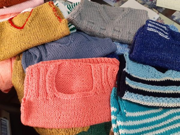 Pide abrigos para sus hijos porque se quedó sin trabajo