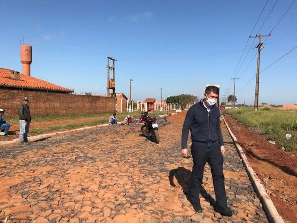 Avanzan trabajos de mejoramiento vial sobre callejón Mafucci