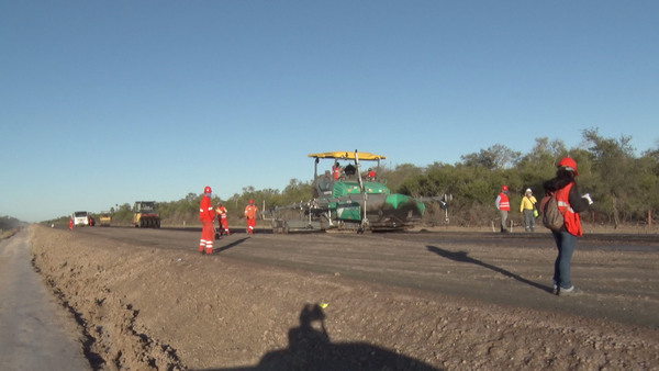 Alto Paraguay: Reconocen que obras viales generan fuente de trabajo a pobladores