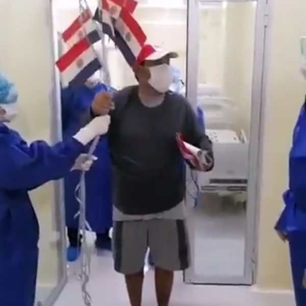 ¡Salió el sol! Chileno con covid-19 en Paraguay recibe su alta | Noticias Paraguay